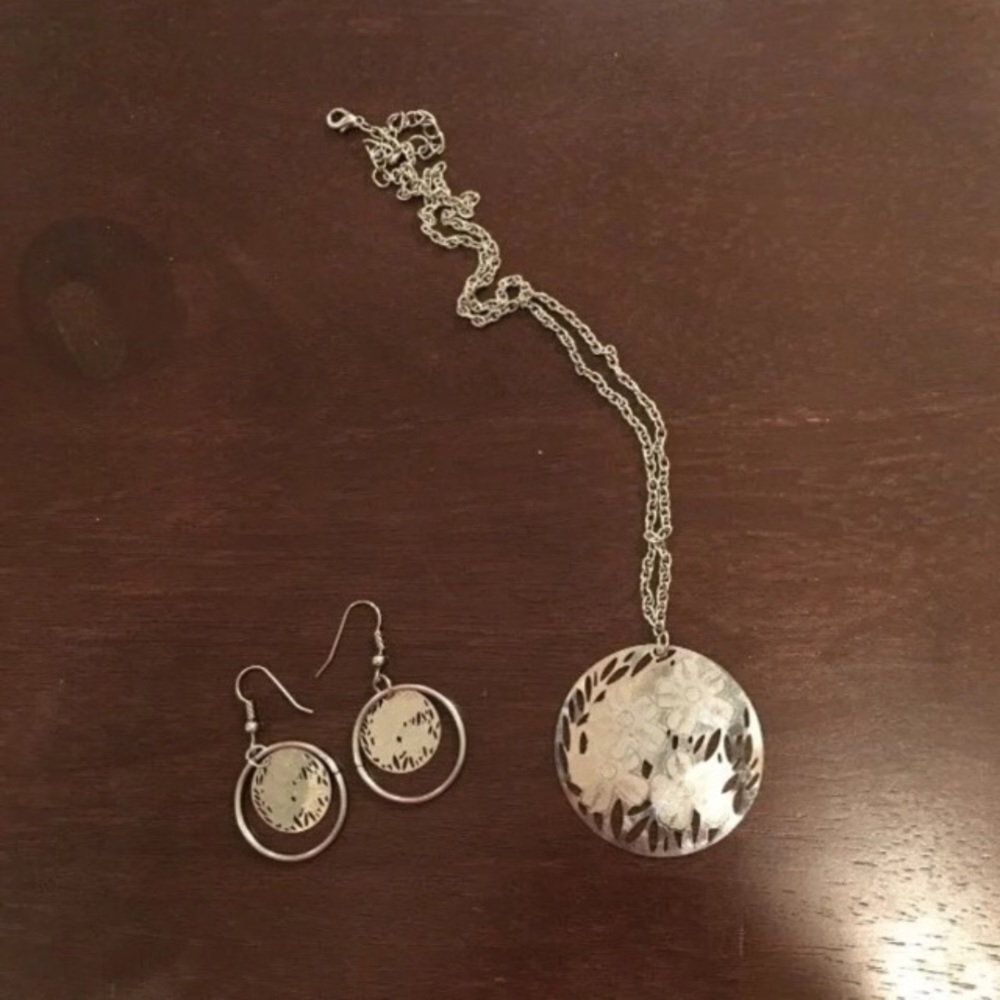 💎SALE💎 set stamped necklace & earrings - Picture 2 of 8